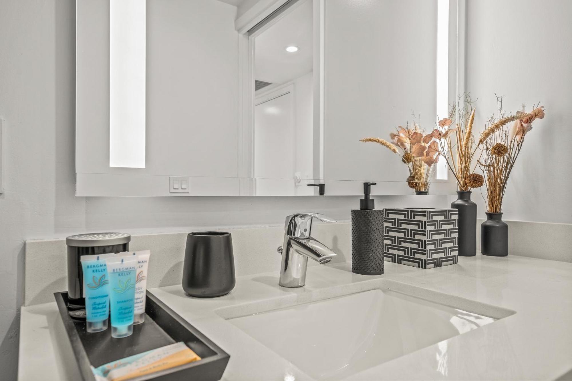 Tr Miami 2 Bedroom, 1 Bedroom, And Studio Condos With Balconies Zewnętrze zdjęcie